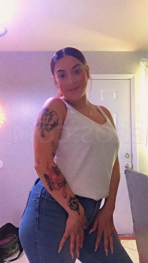 Nora Asiana, kåte jenter i Oslo - 3424